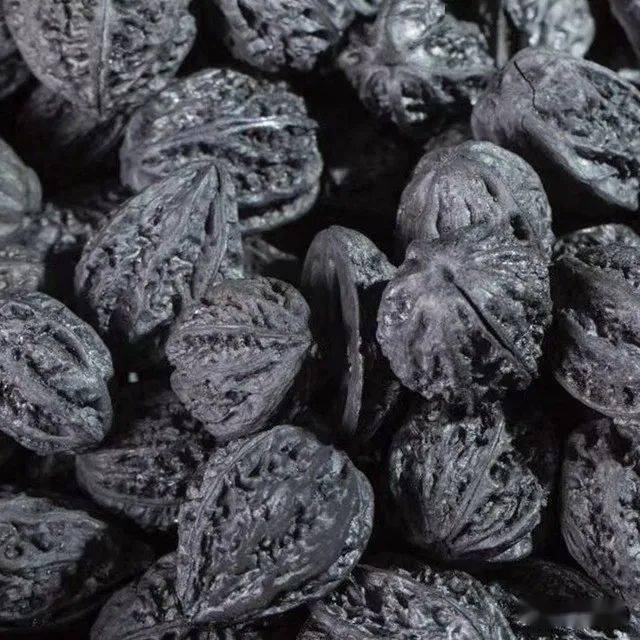 无烟不炸整颗核桃炭好茶还需活火烹碳火煮茶茶更香