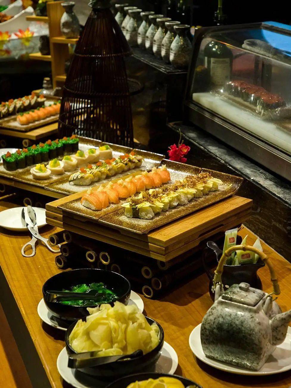 138元抢652元『皇庭v酒店·vcafé西餐自助餐厅』单人自助午餐