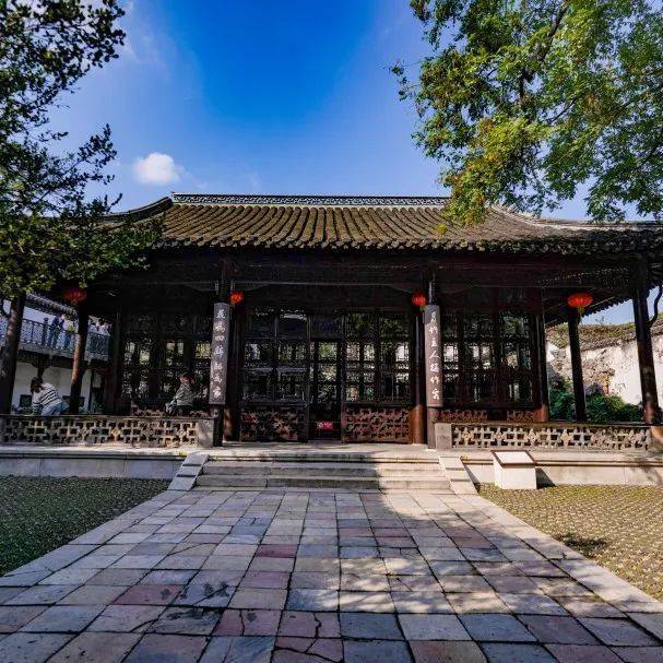 自带滤镜,美到犯规!被"何园蓝"刷屏了