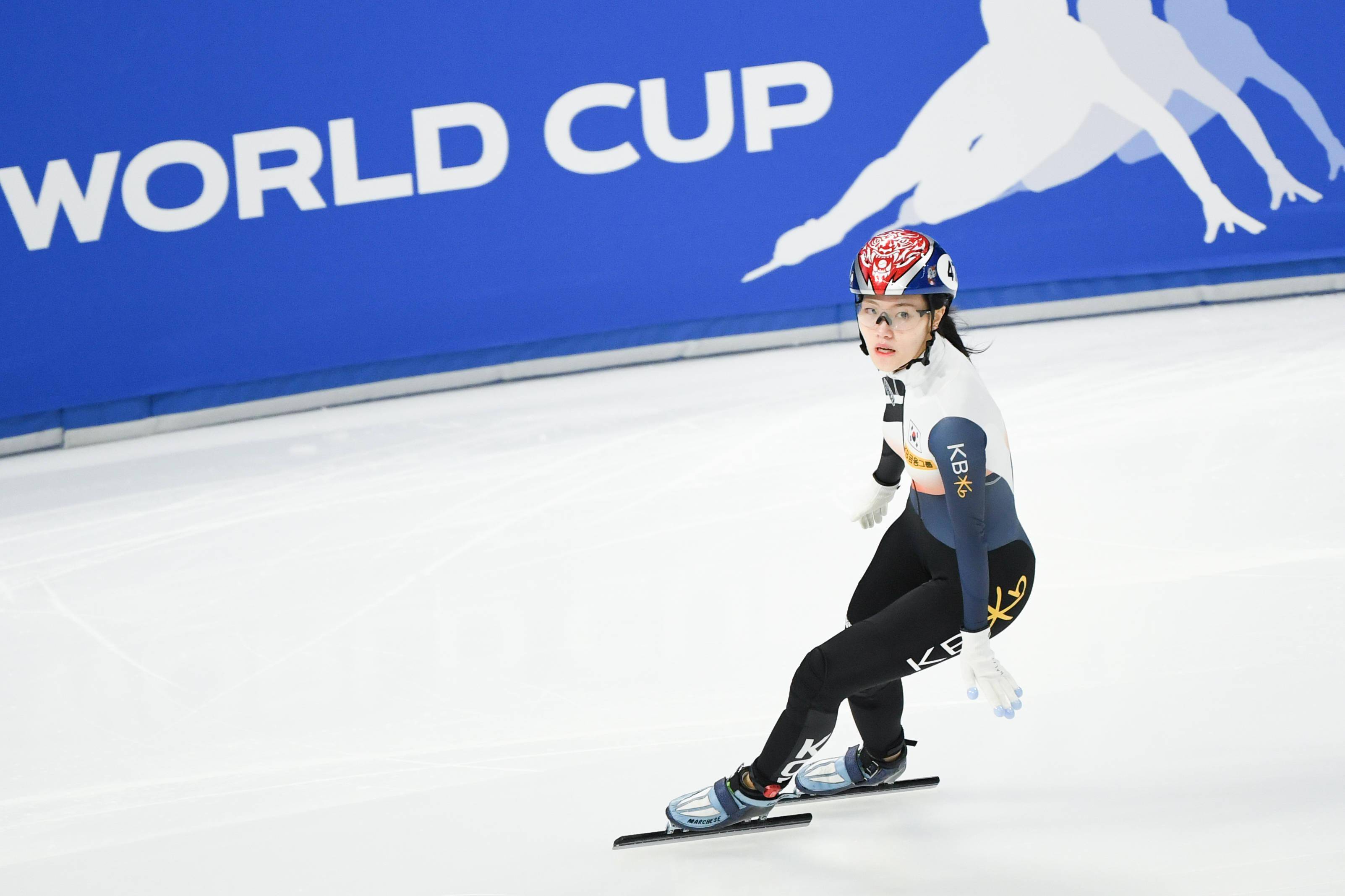 韩国短道速滑女选手李图片