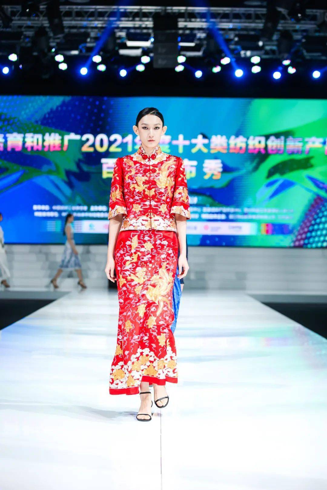 智能科技/ 舒适功能/ 运动功能产品,汇美时尚的香云纱复古旗袍连衣裙