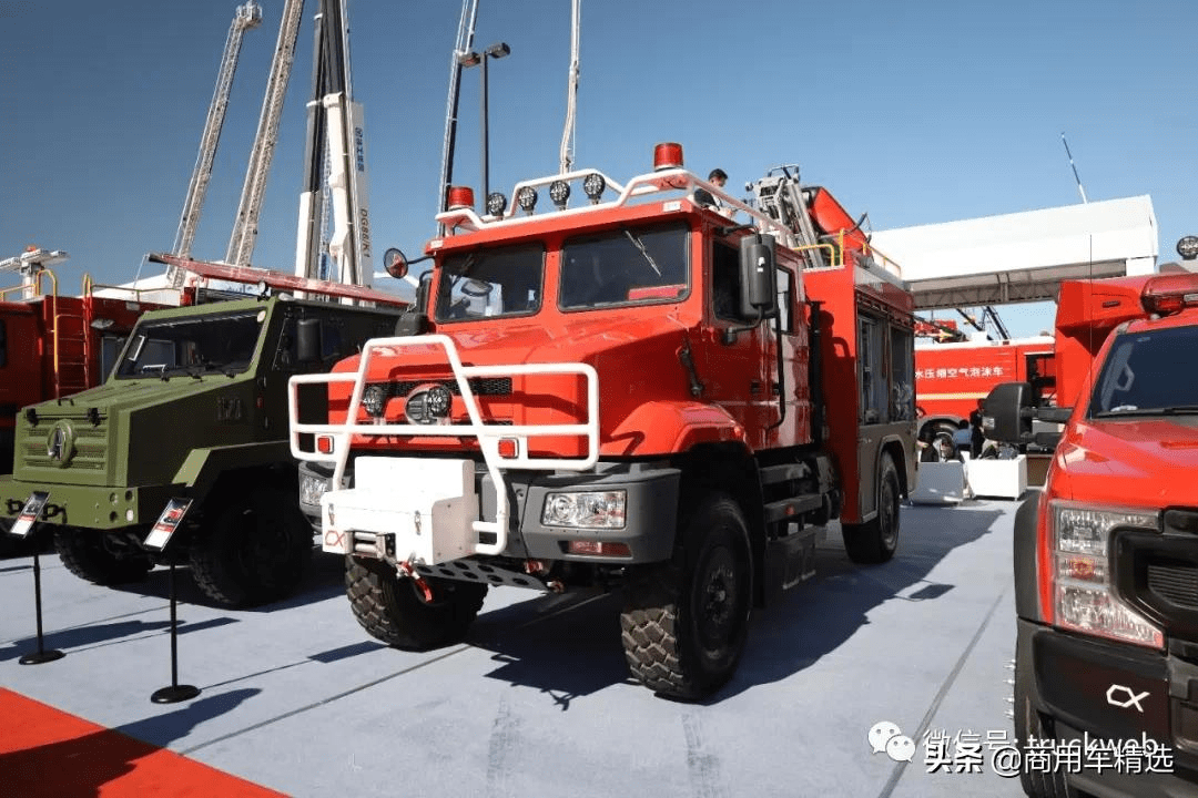 涉水深度1米5 独立悬挂还是amt 一汽解放mv3底盘的川消全地形救援车