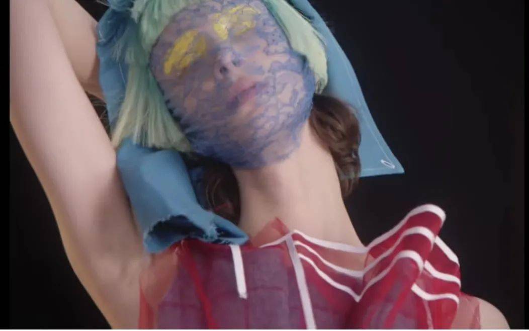 设计 Maison Margiela 2022 春夏系列 带你进入 “时尚鬼才”John Galliano的幻想世界