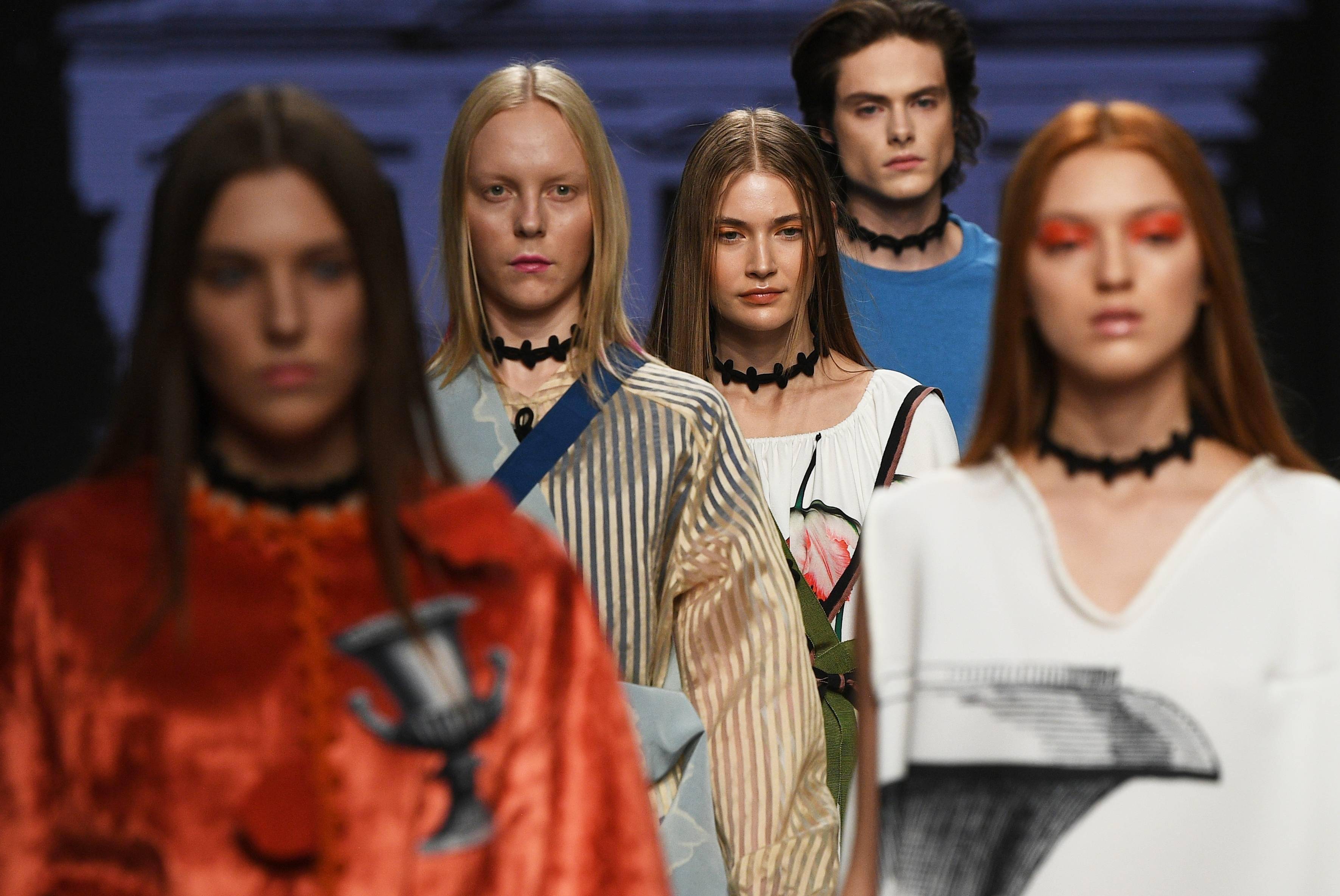 外代 设计师谢尔盖·瑟索耶夫时装秀