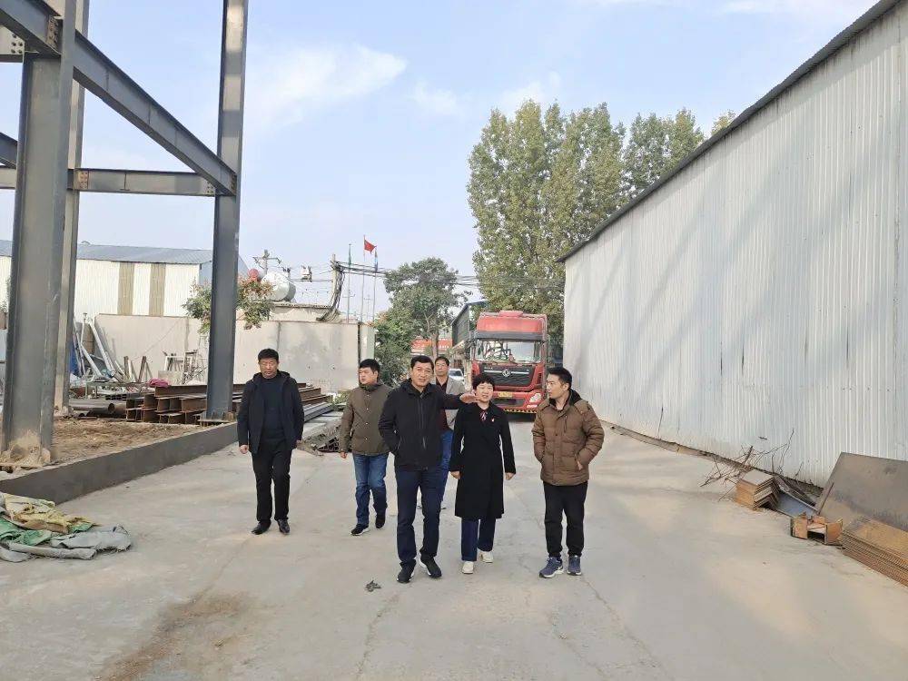 副县长赵自勋莅临上官镇赵关庄指导乡村建设工作