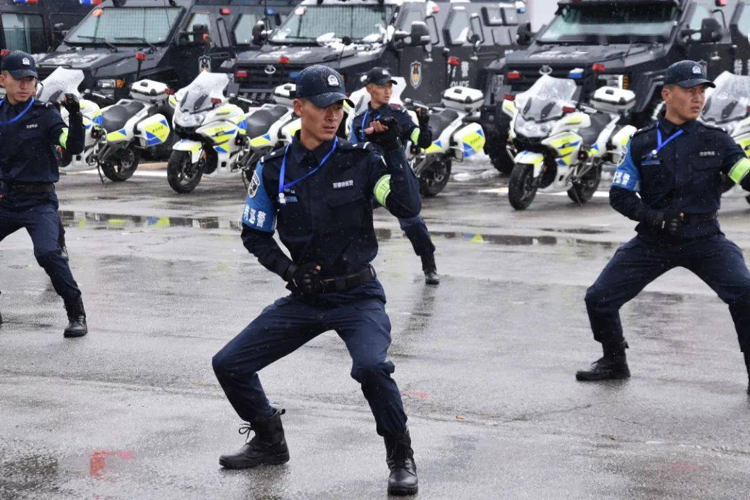 练在平时用在战时果洛州公安机关第二届特巡警实战大练兵技能大比武
