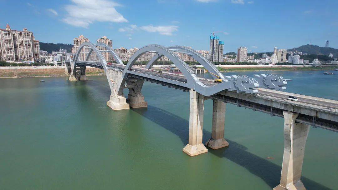 梧州的桥:一座城市的诗意表达