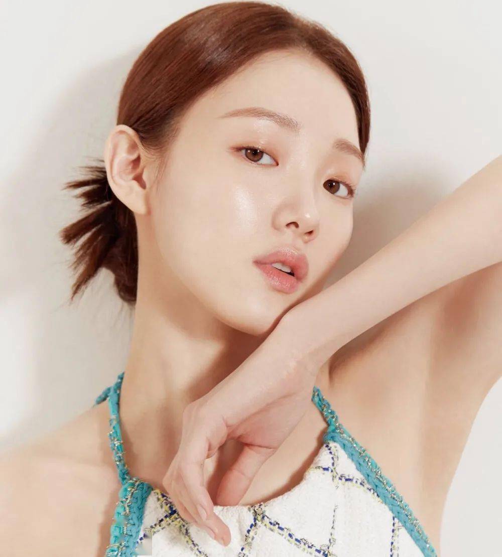 发型女生最显老的 4 款发型！求你千万别留！