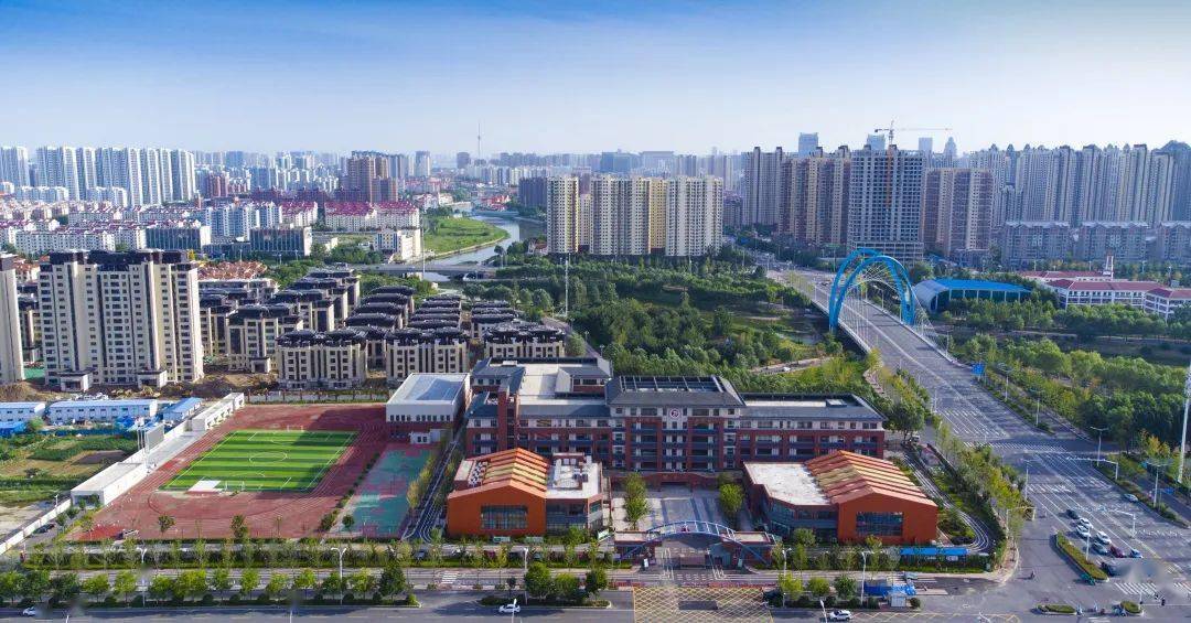 朴园长沙路校区苔花如米小新秀初绽放临沂朴园小学长沙路校区新教师