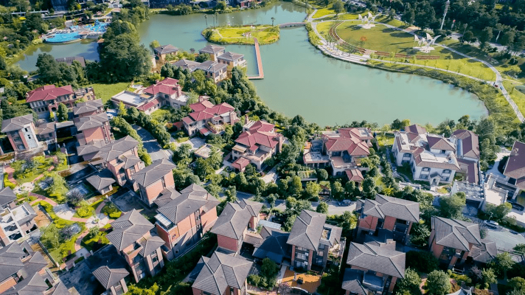 贵阳向东塔尖别院10年巨变中铁国际生态城承载荣耀一生