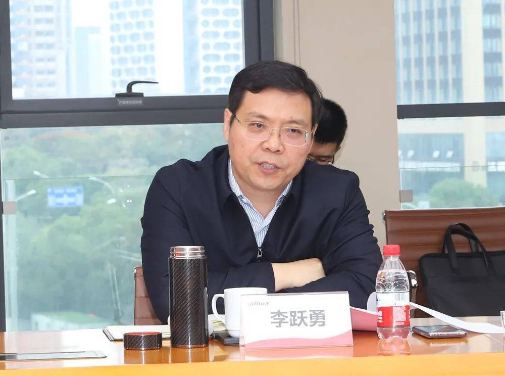 驻马店市委副书记市长李跃勇一行莅临大华股份参观考察