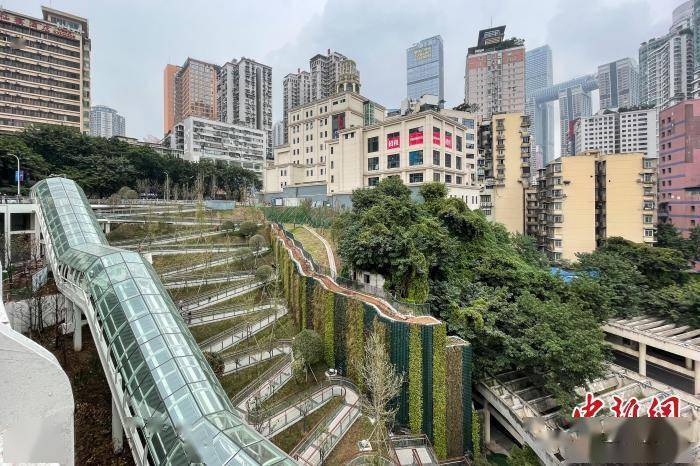 水门|重庆一大桥景观步道蜿蜒盘旋酷似“贪食蛇”