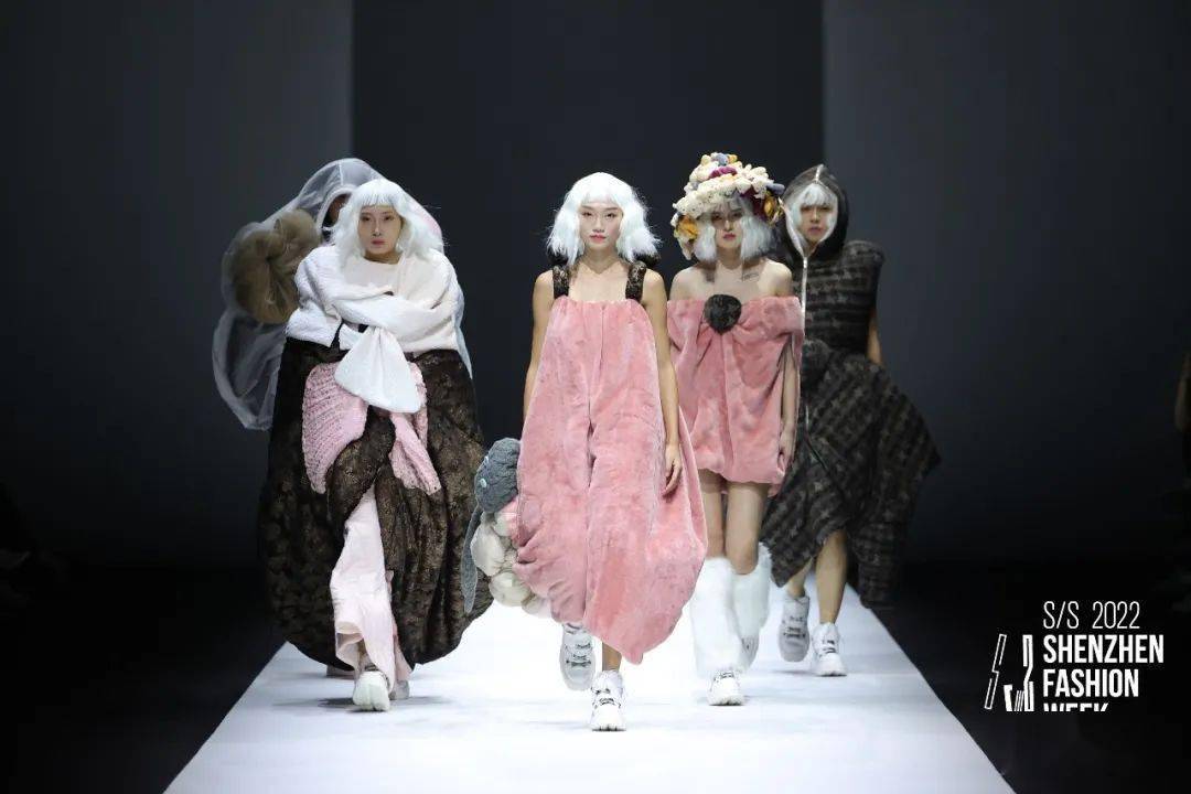 服装 S/S2022深圳时装周｜DAY4：别样角度，诠释「型」之烂漫