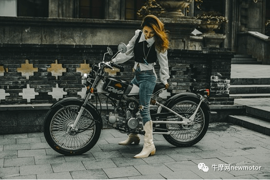 国美造摩托车?还是极简主义的bobber复古风