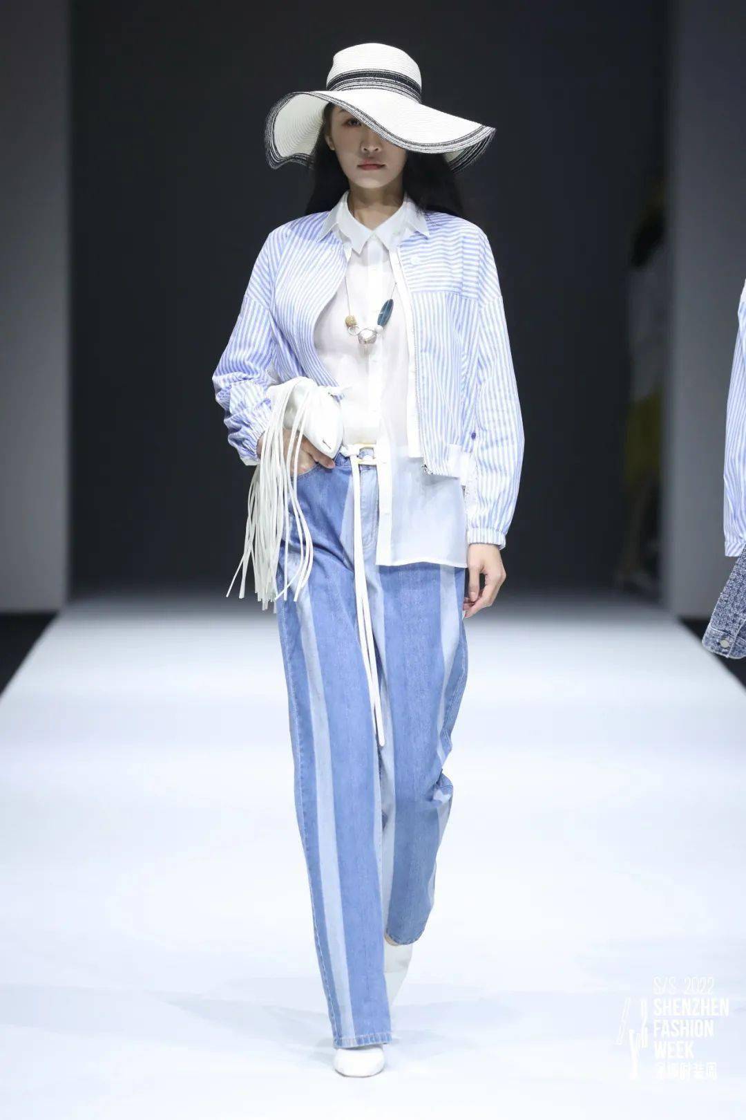服装 S/S2022深圳时装周｜DAY4：别样角度，诠释「型」之烂漫