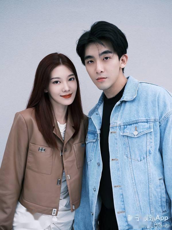 校园小说男主从此有了脸…