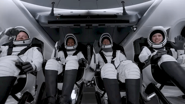 Tàu vũ trụ SpaceX Crew Dragon 2
