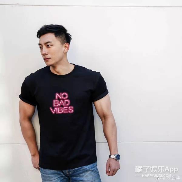 校园小说男主从此有了脸…