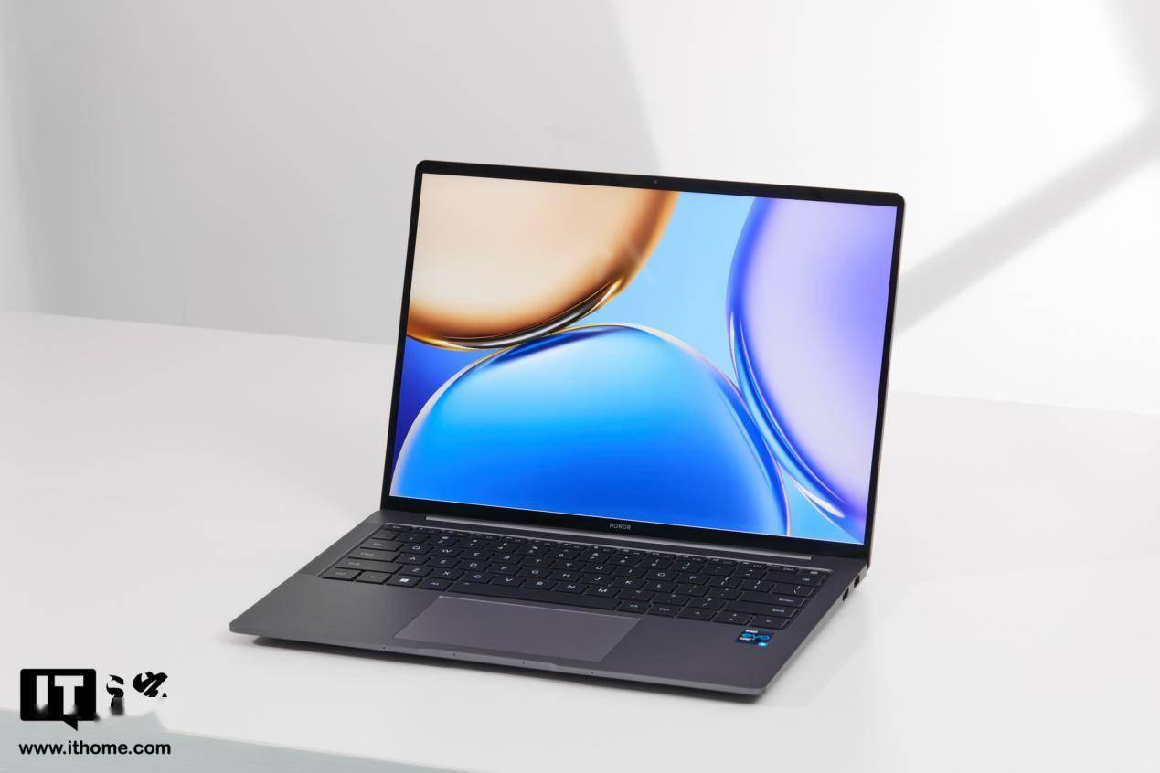 荣耀MagicBook V 14 多屏协同迎来升级，荣耀平板V7变身智能副屏