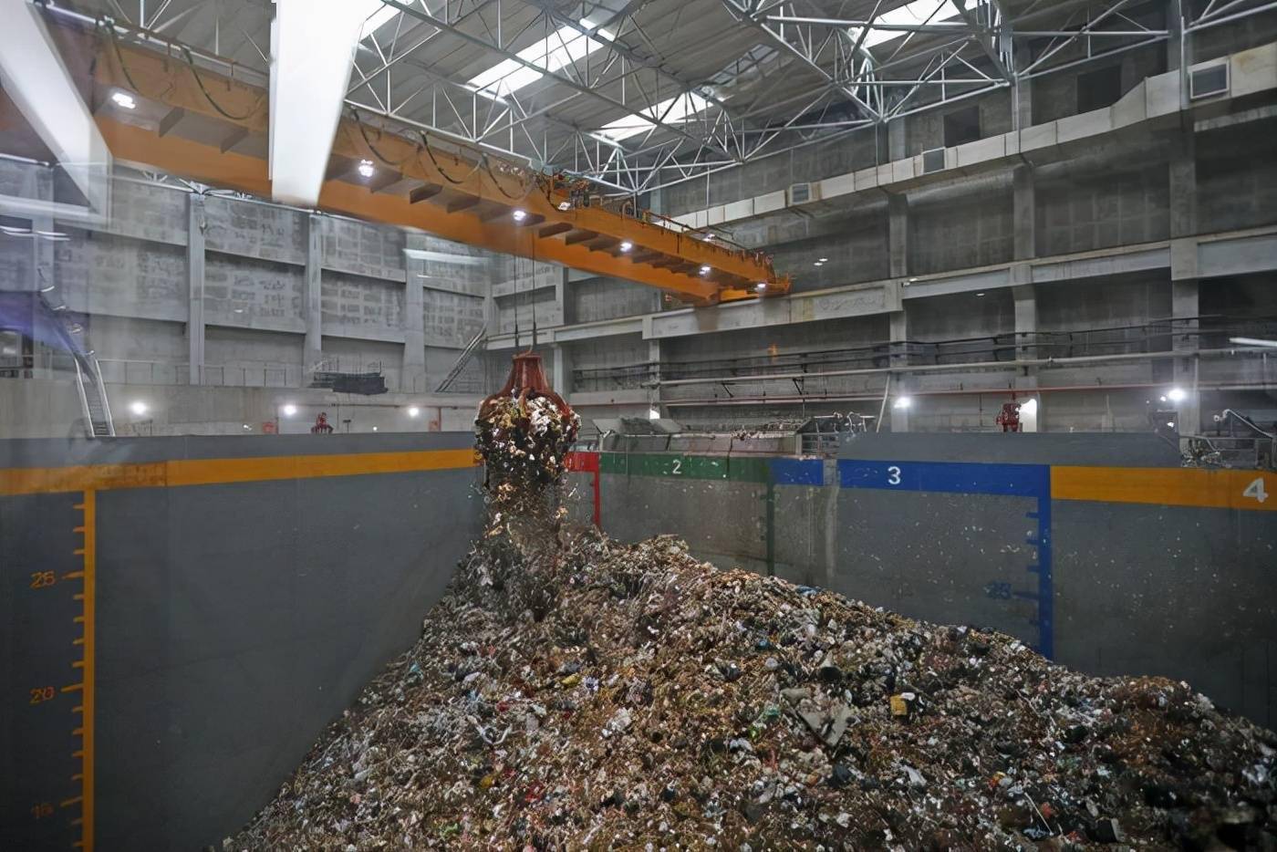 温州知名富豪靠处理生活垃圾大赚96亿财富