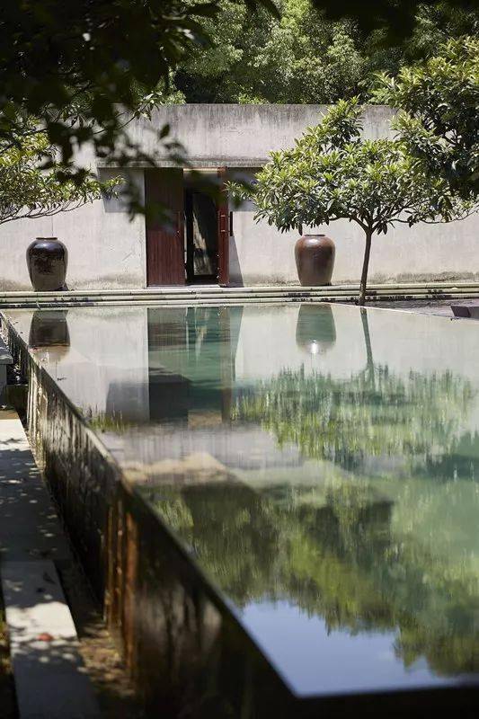 即日起-2021/12/28含:1晚一卧室私人别墅,每日双人早餐,每日新鲜水果