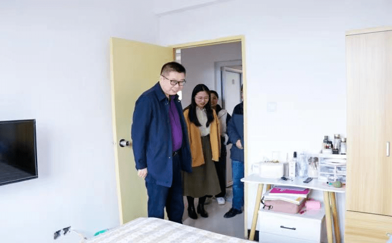 我为人才办实事③为校引才为凤筑巢记团风中学党委书记校长陈友仁