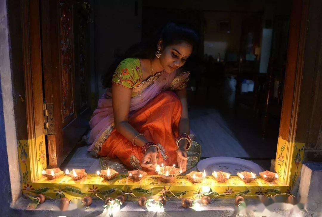 尼泊尔灯节繁荣的背后是死亡