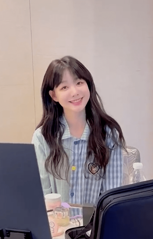 曾舜 飘雪换装挑战活活变成了明星睡衣大赏!