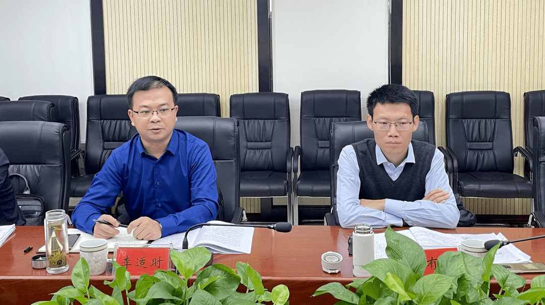 李适时赵有杰到行政审批服务局调研