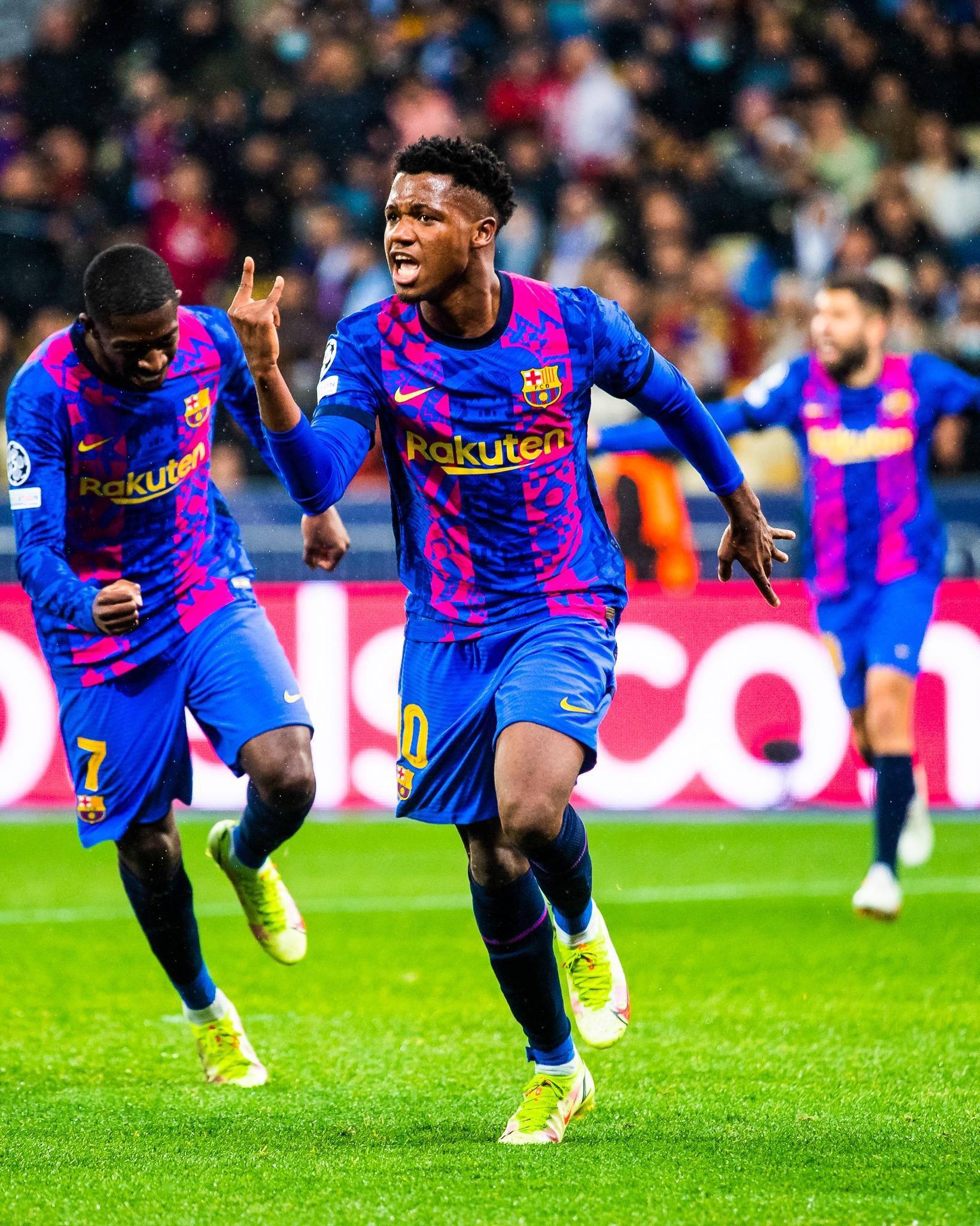 欧冠巴萨10客胜基辅迪纳摩法蒂制胜球朗格莱中柱