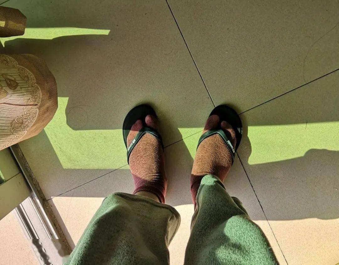 广东人的底线再冷也要穿人字拖