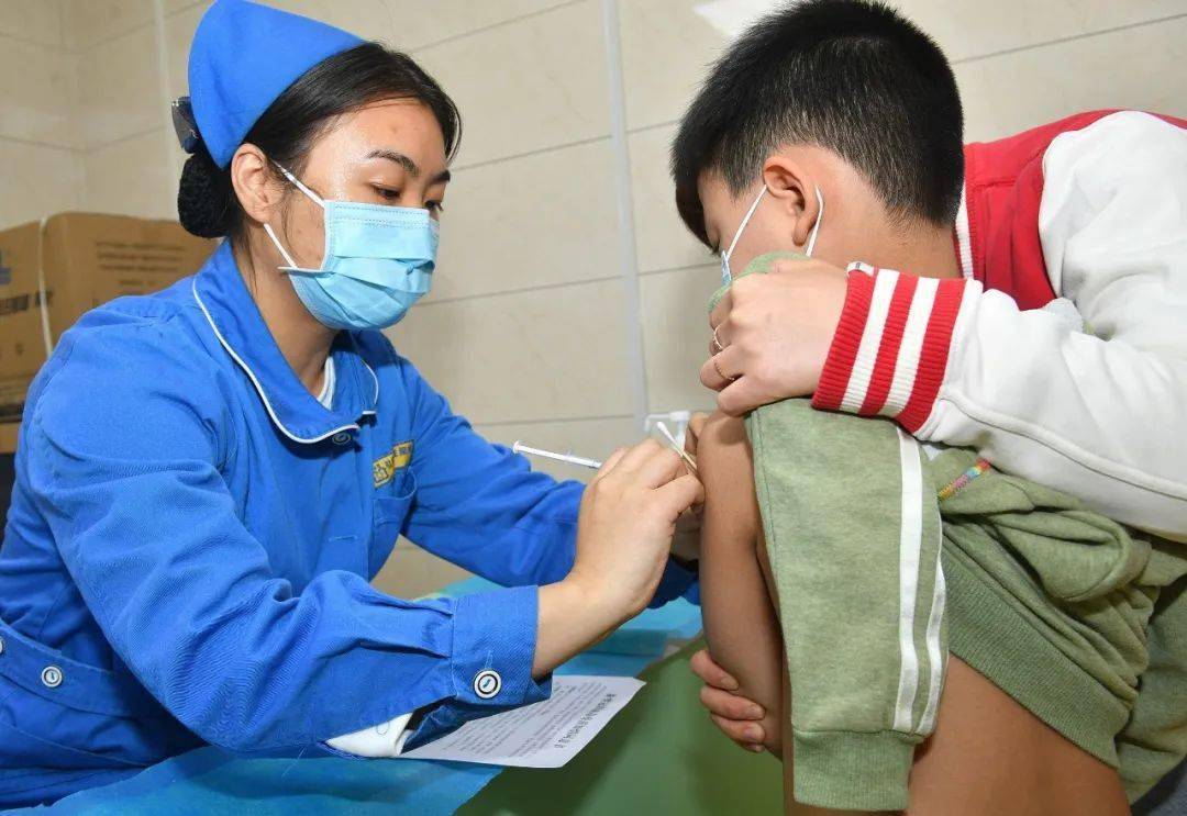 一起苗苗苗直击郑州311岁儿童接种疫苗现场