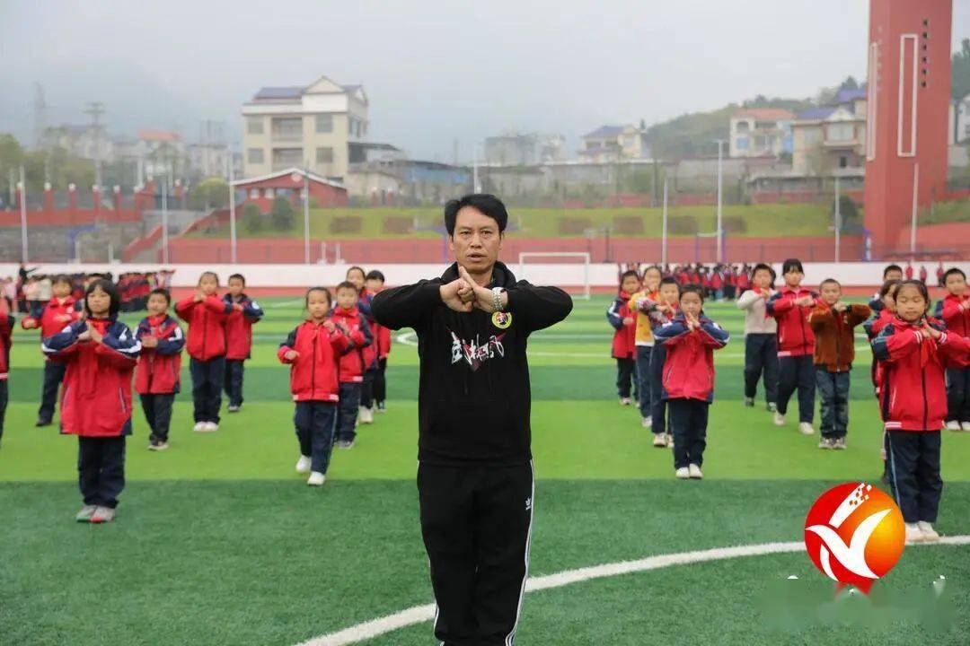 花垣縣芙蓉學校非遺進校園蓄力助雙減