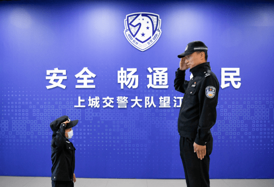孩子|“长大后我想成为你” 杭州交警帮5岁小穆穆圆梦！