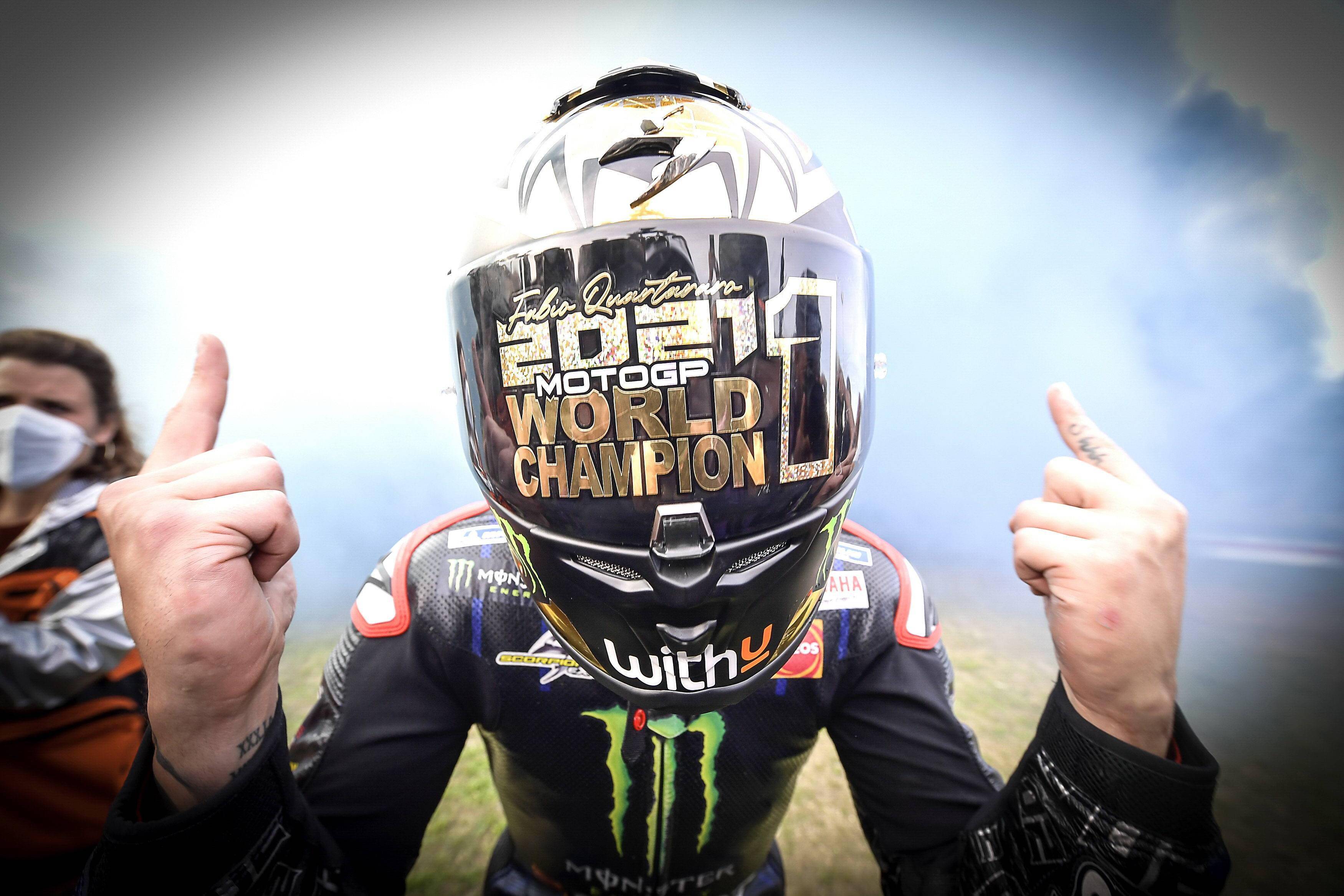 夺冠时刻:2021 motogp 世界冠军 夸塔拉罗_yamaha