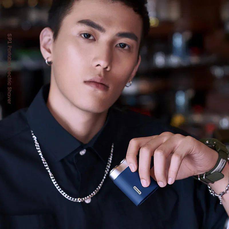 黑头成熟男人才懂的秘密：什么样的男生最吸引异性？