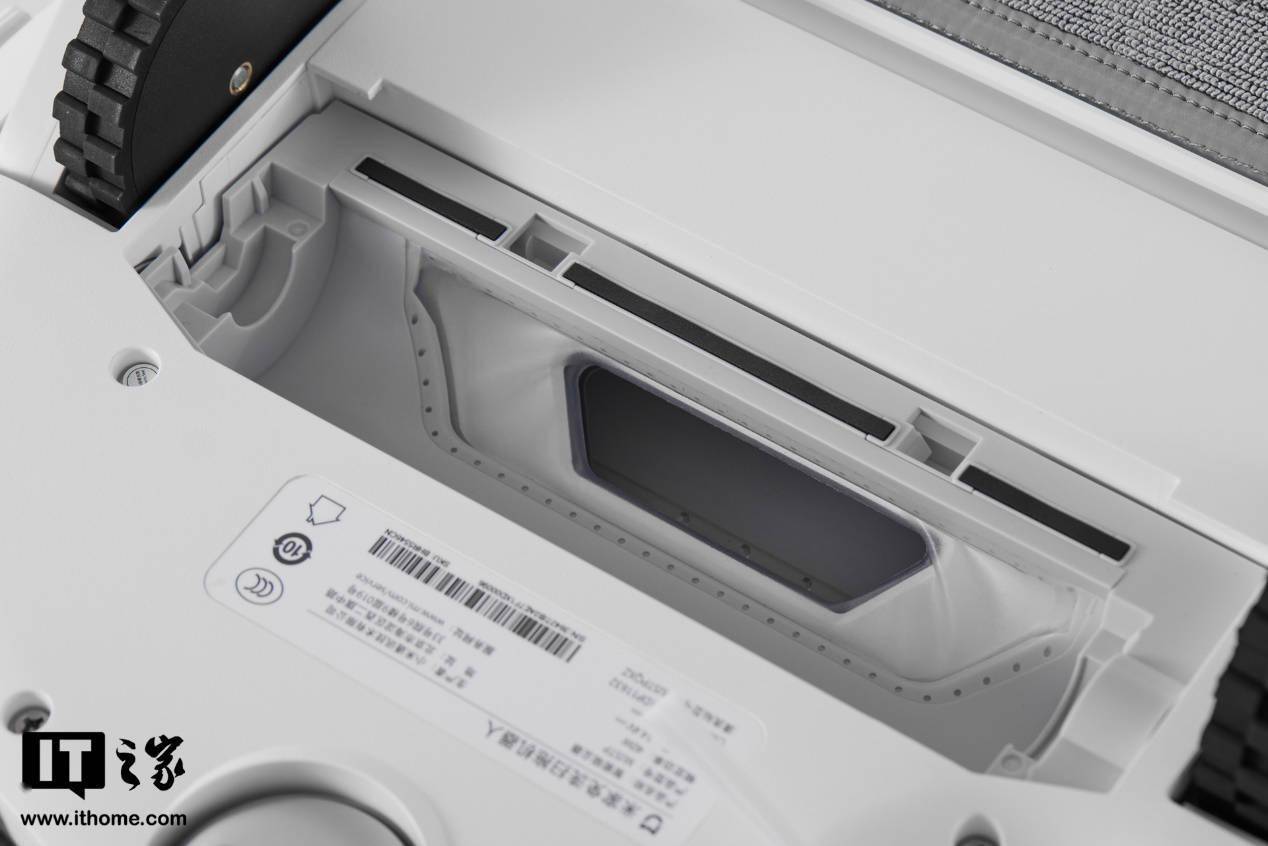 【IT之家开箱】米家免洗扫拖机器人图赏