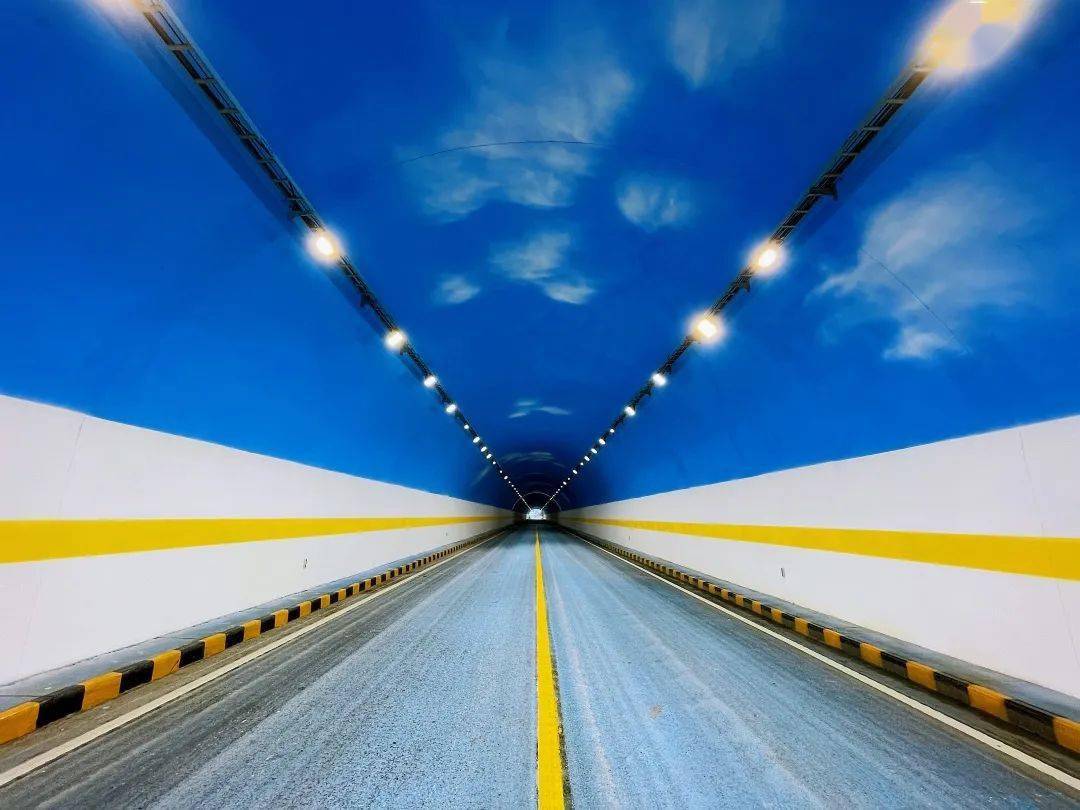 丽水这个隧道有"蓝天白云"!_大徐
