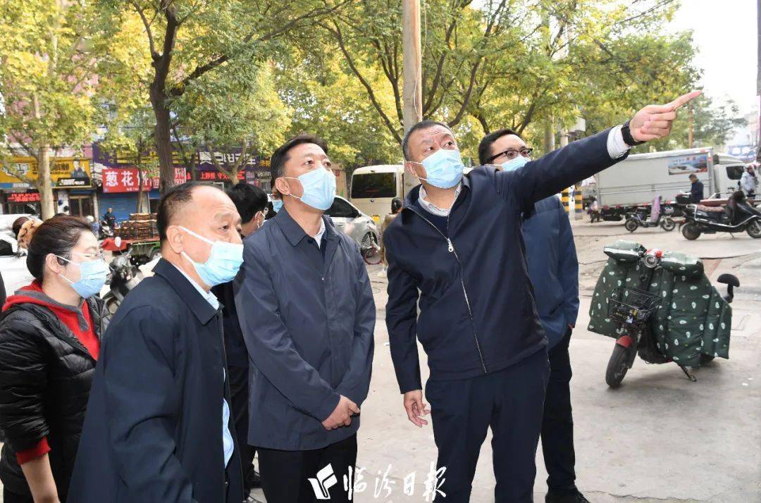 闫晨曦四不两直检查环保工作