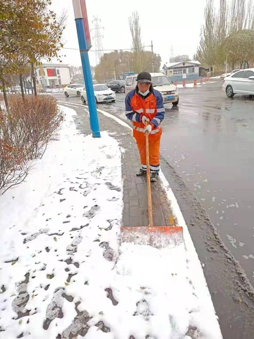 积雪|呼和浩特迎来今冬首场降雪！朋友圈一片银装素裹，美成这样...