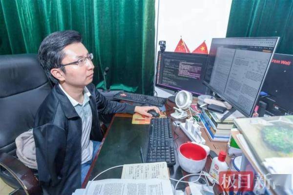 父母|一只手敲代码，武科大博士获奖30多项！网友：这才是我命由我不由天！