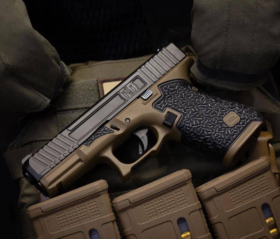 色即是空dangerclosearmament涂装和改装手枪美图欣赏