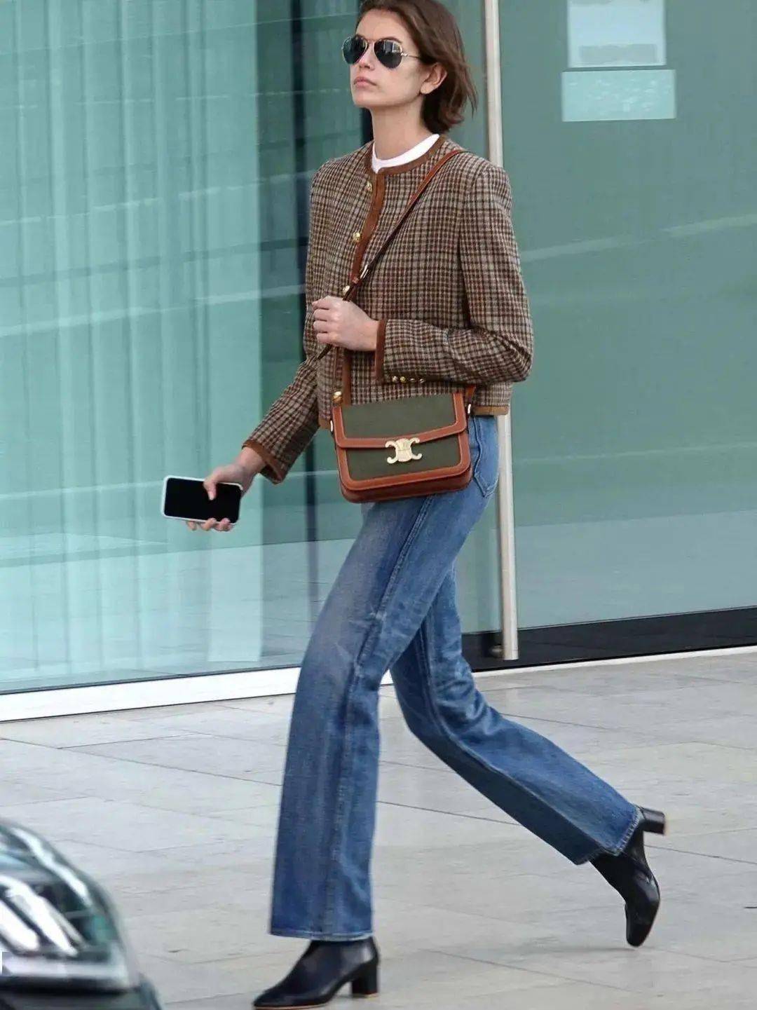 黑色 别穿阔腿裤了！今冬这4条裤子最流行，时髦显瘦，怎么搭都好看！