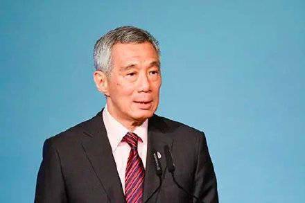 马来西亚总理向新加坡总理求情