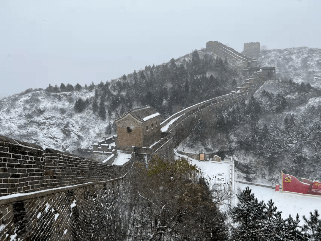 飞雪迎冬来,金山岭长城初雪至!_雪景