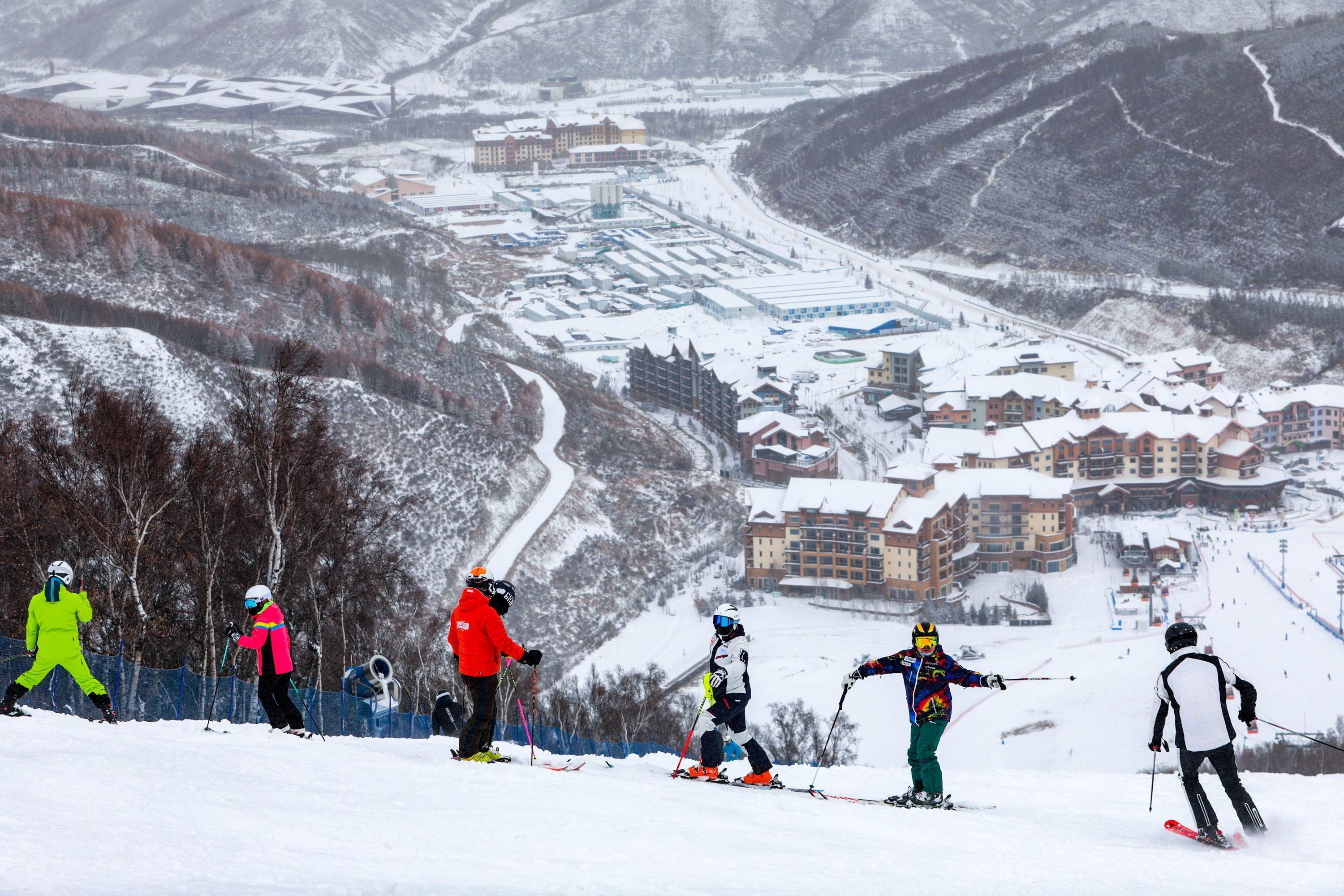 张家口冬奥滑雪场图片图片