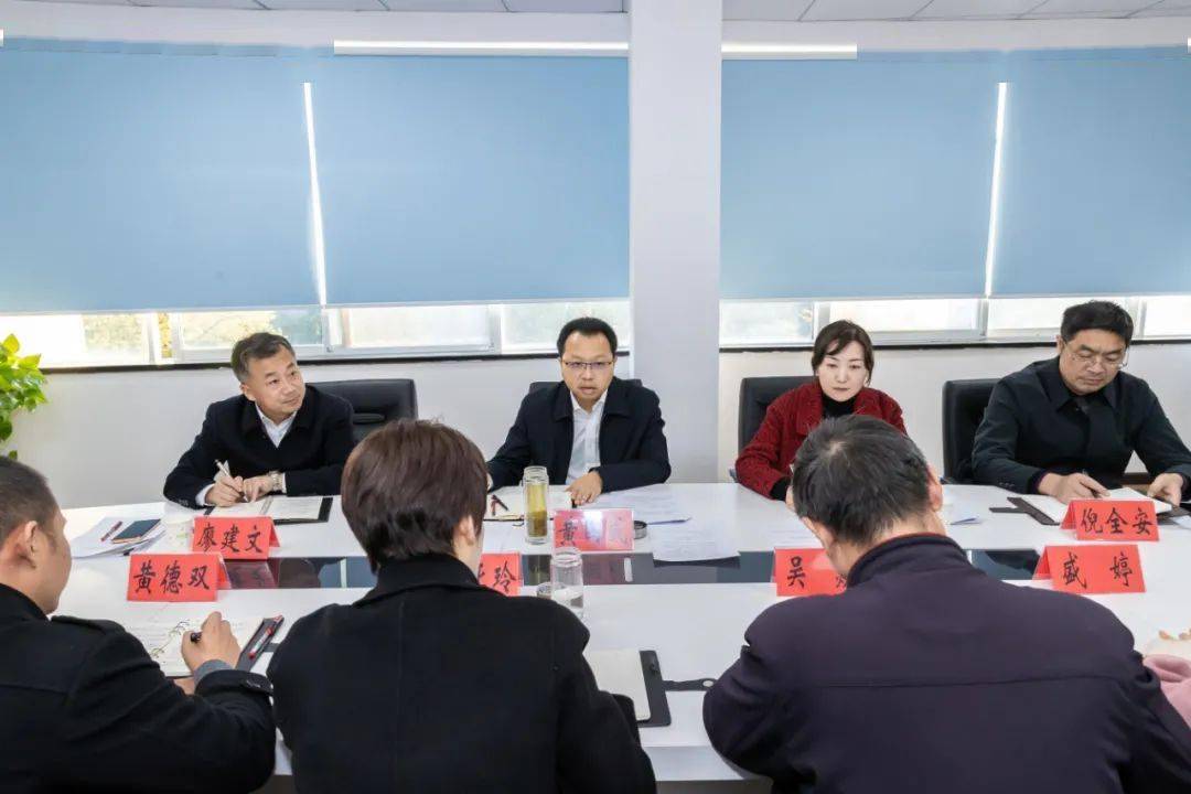 黄国威看望慰问新闻工作者_安陆