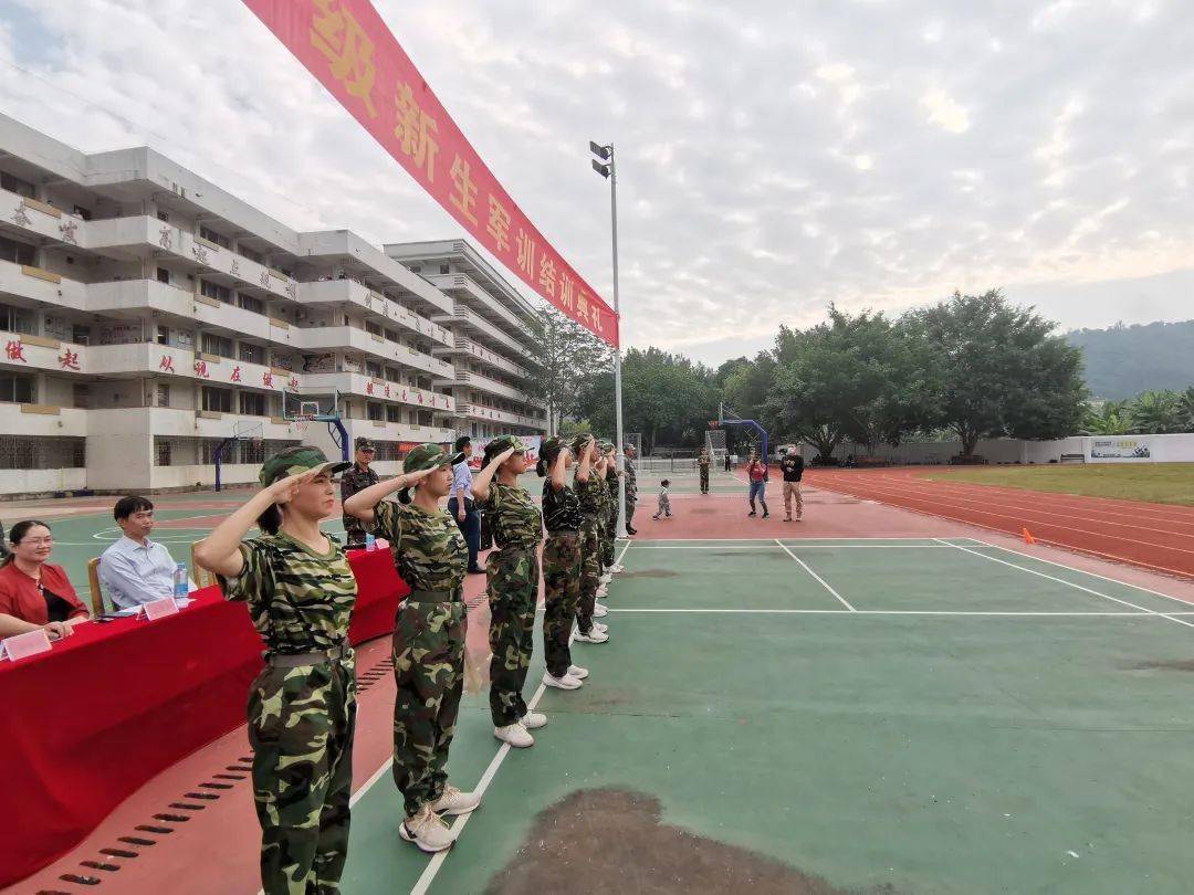 炽热青春百炼成钢封开县封川中学2021级高一新生展军训风采