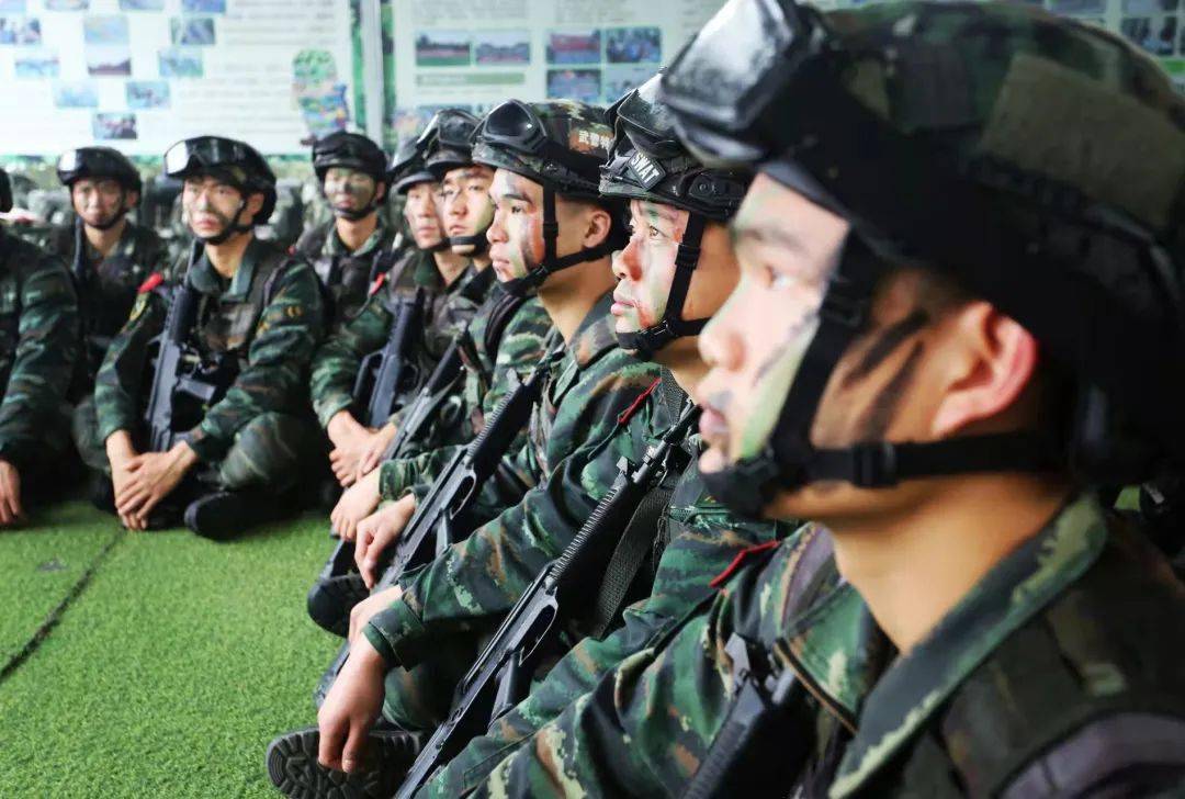 93岁抗美援朝老战士与武警的互动登上热搜!_朱再保