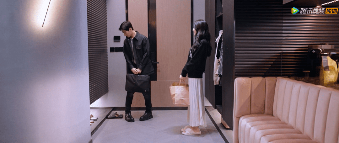 迪丽热巴上海外滩豪宅曝光400㎡大平层光家居就超100w